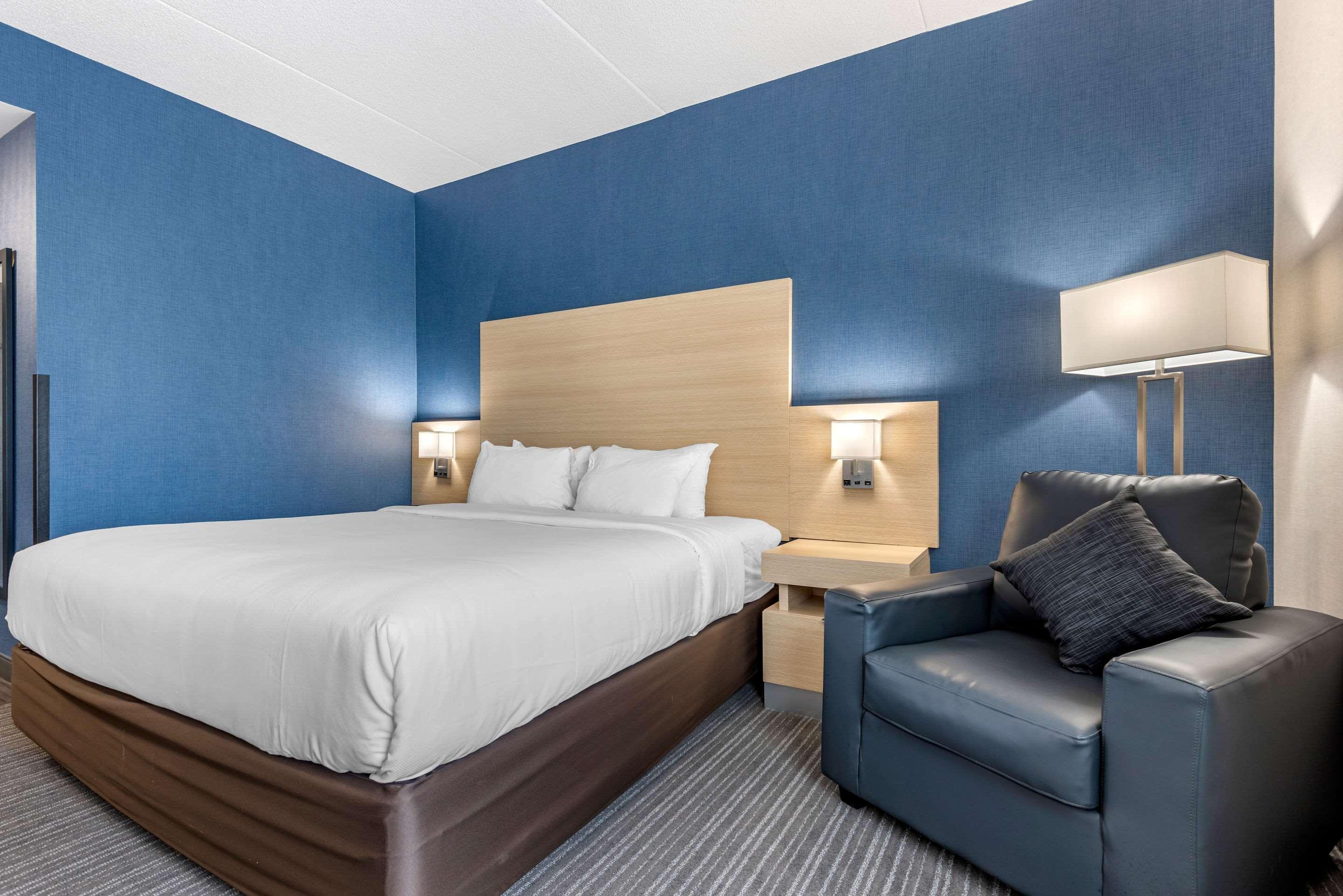 Quality Inn & Suites Oakville Ngoại thất bức ảnh