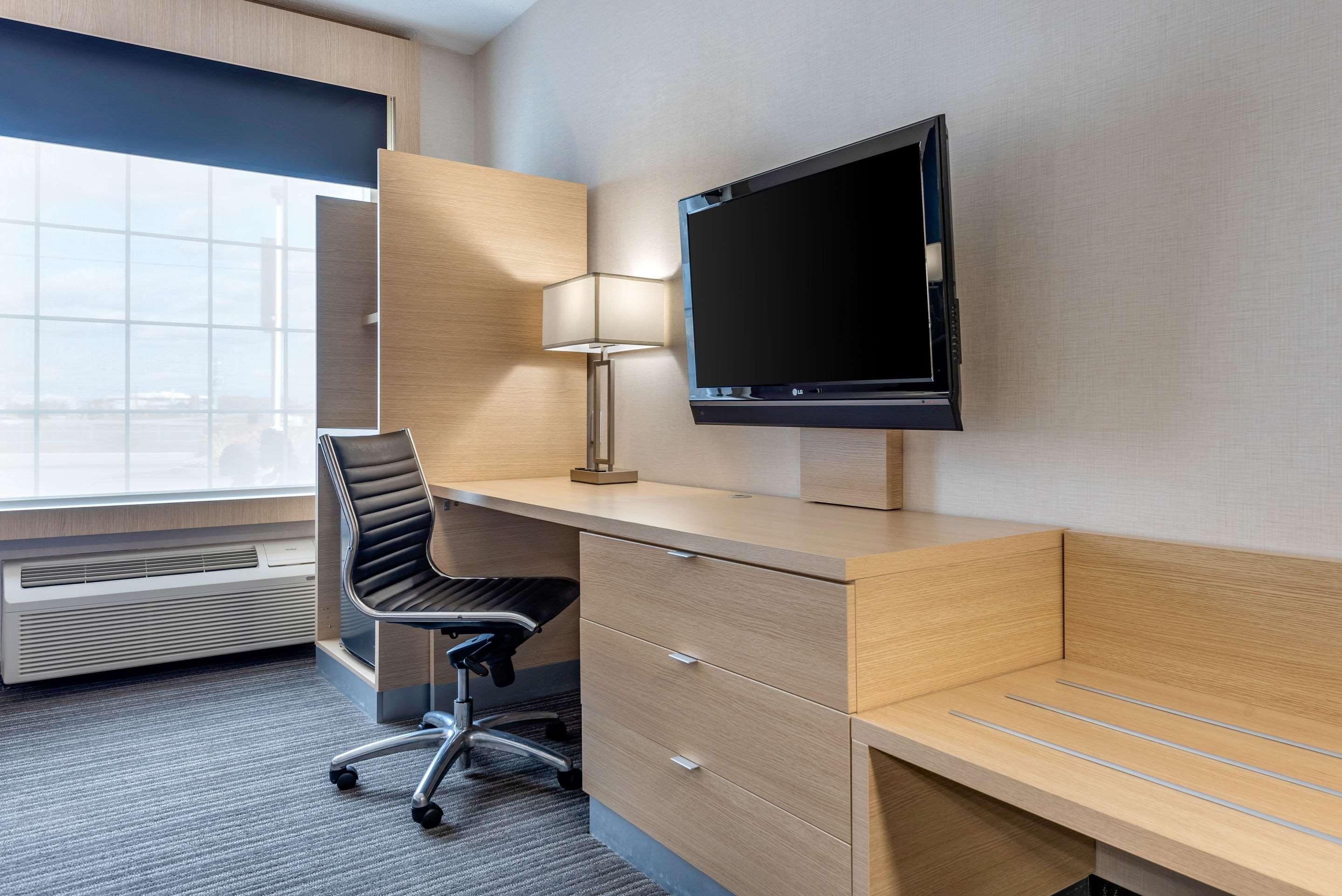 Quality Inn & Suites Oakville Ngoại thất bức ảnh