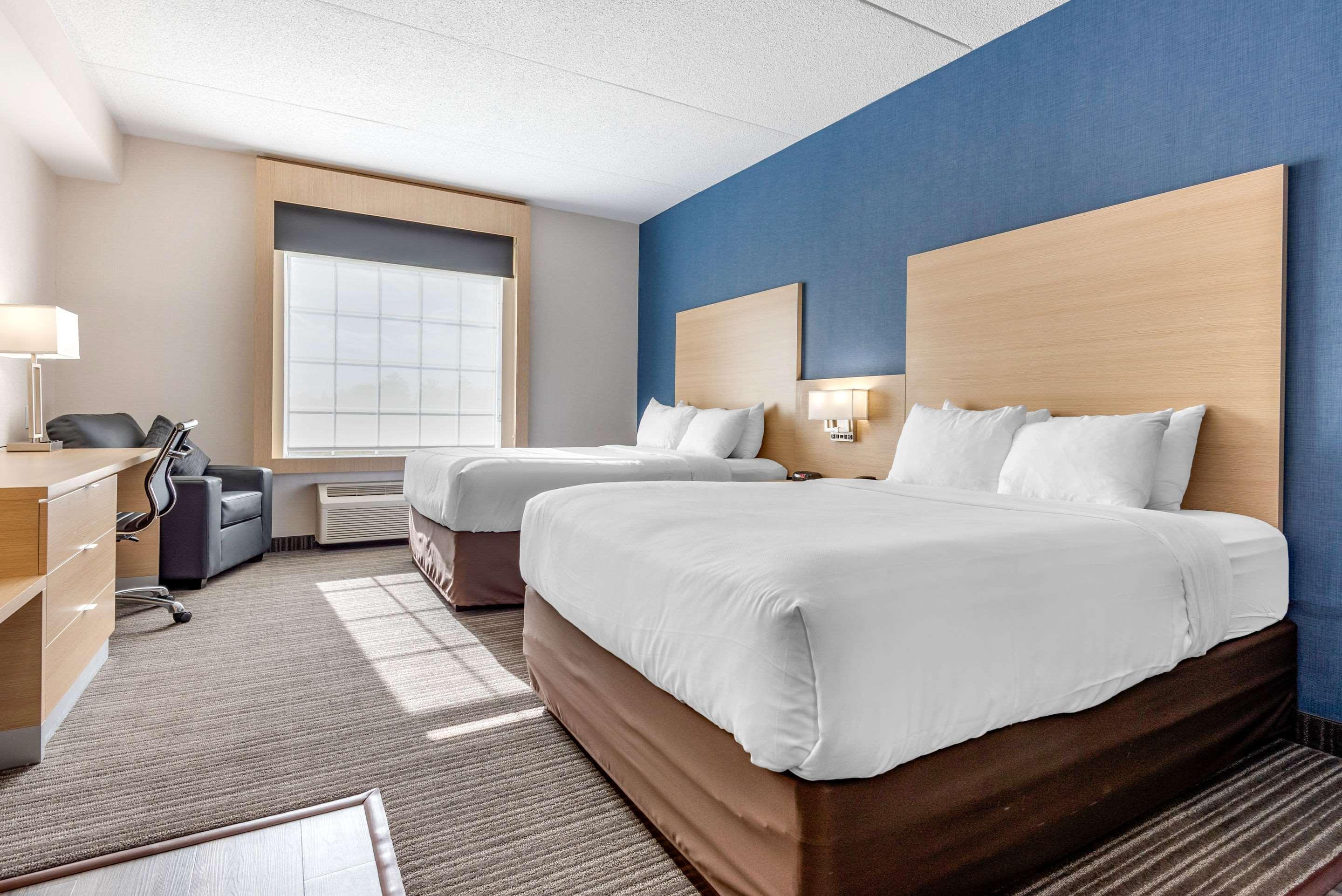 Quality Inn & Suites Oakville Ngoại thất bức ảnh