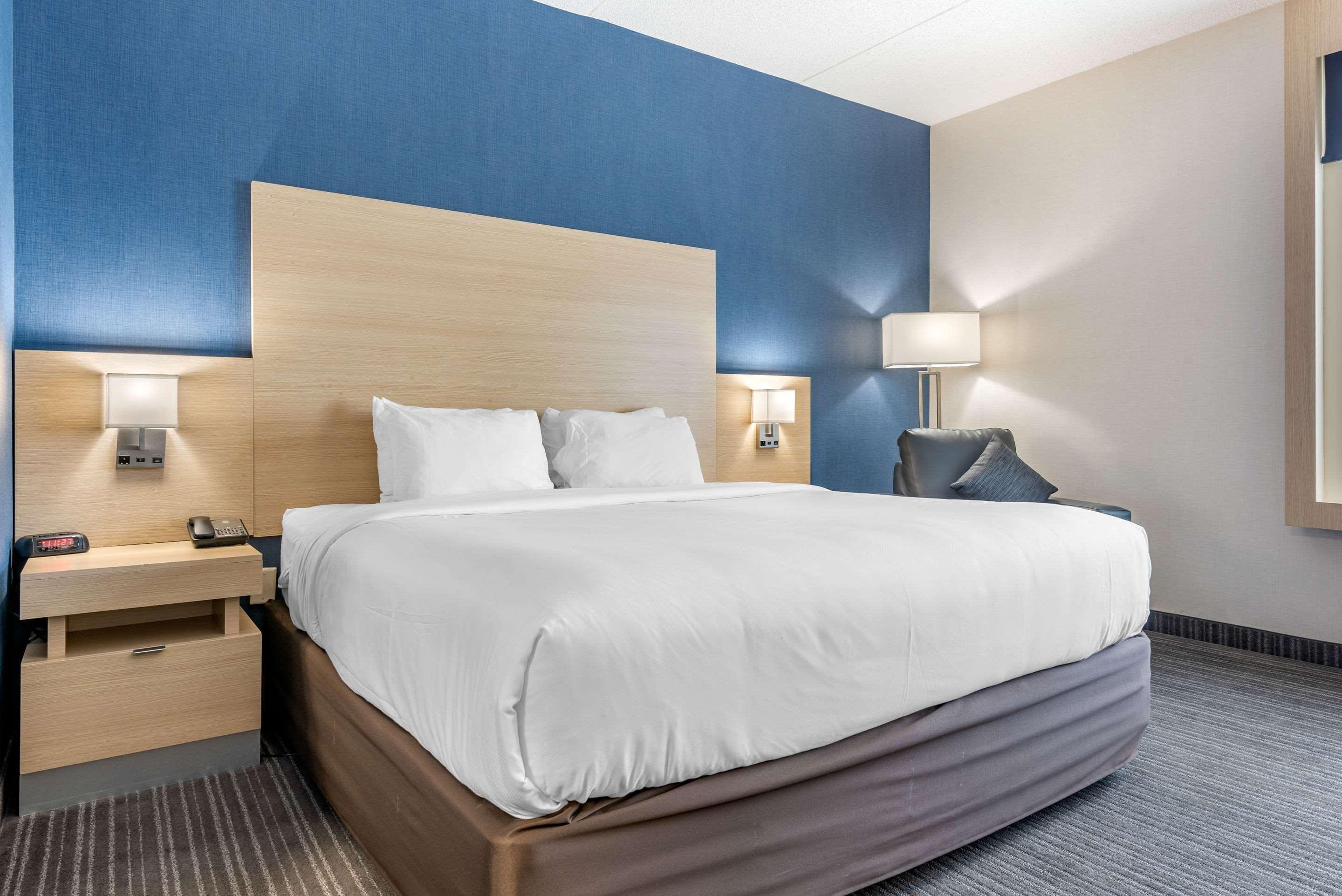 Quality Inn & Suites Oakville Ngoại thất bức ảnh