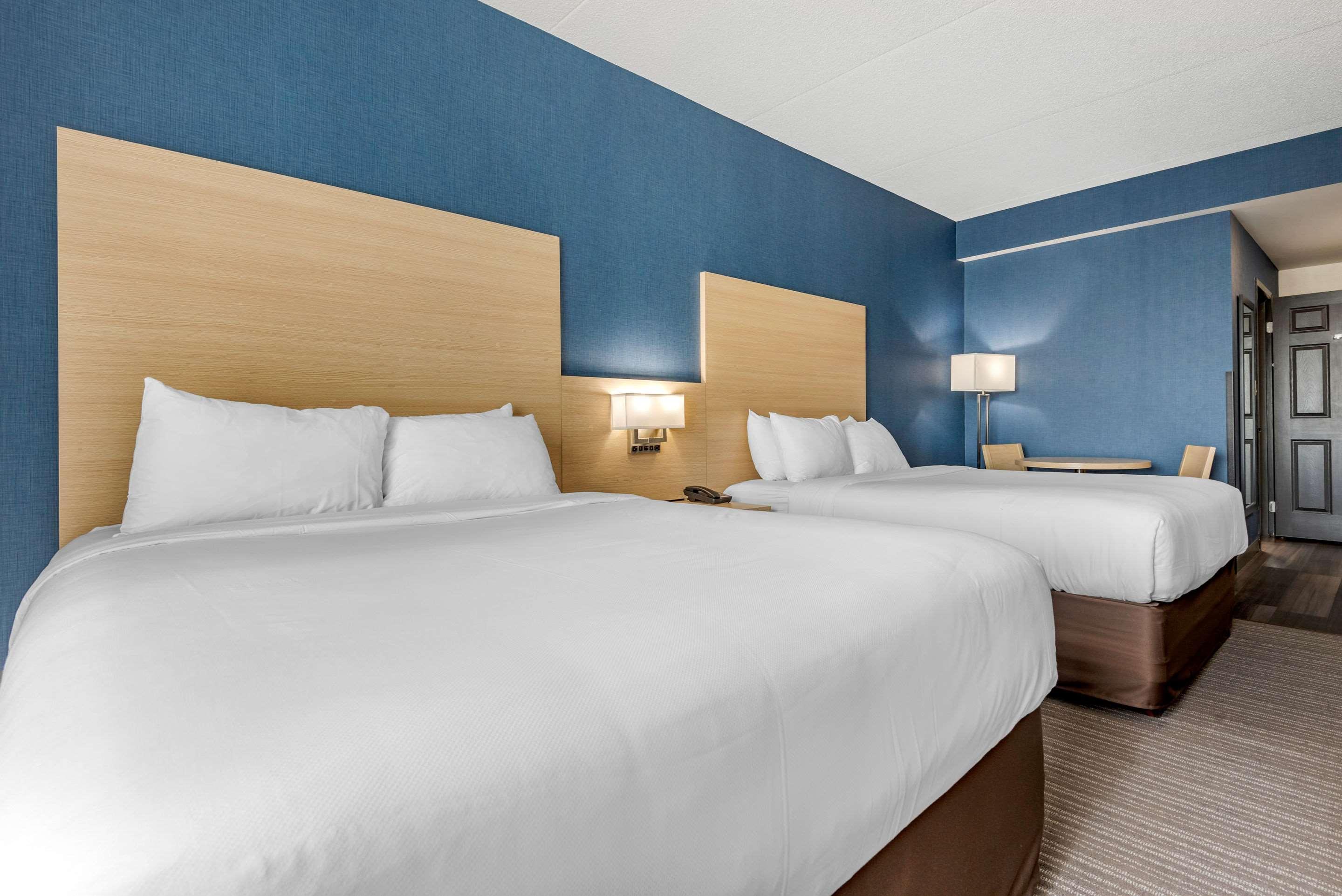 Quality Inn & Suites Oakville Ngoại thất bức ảnh