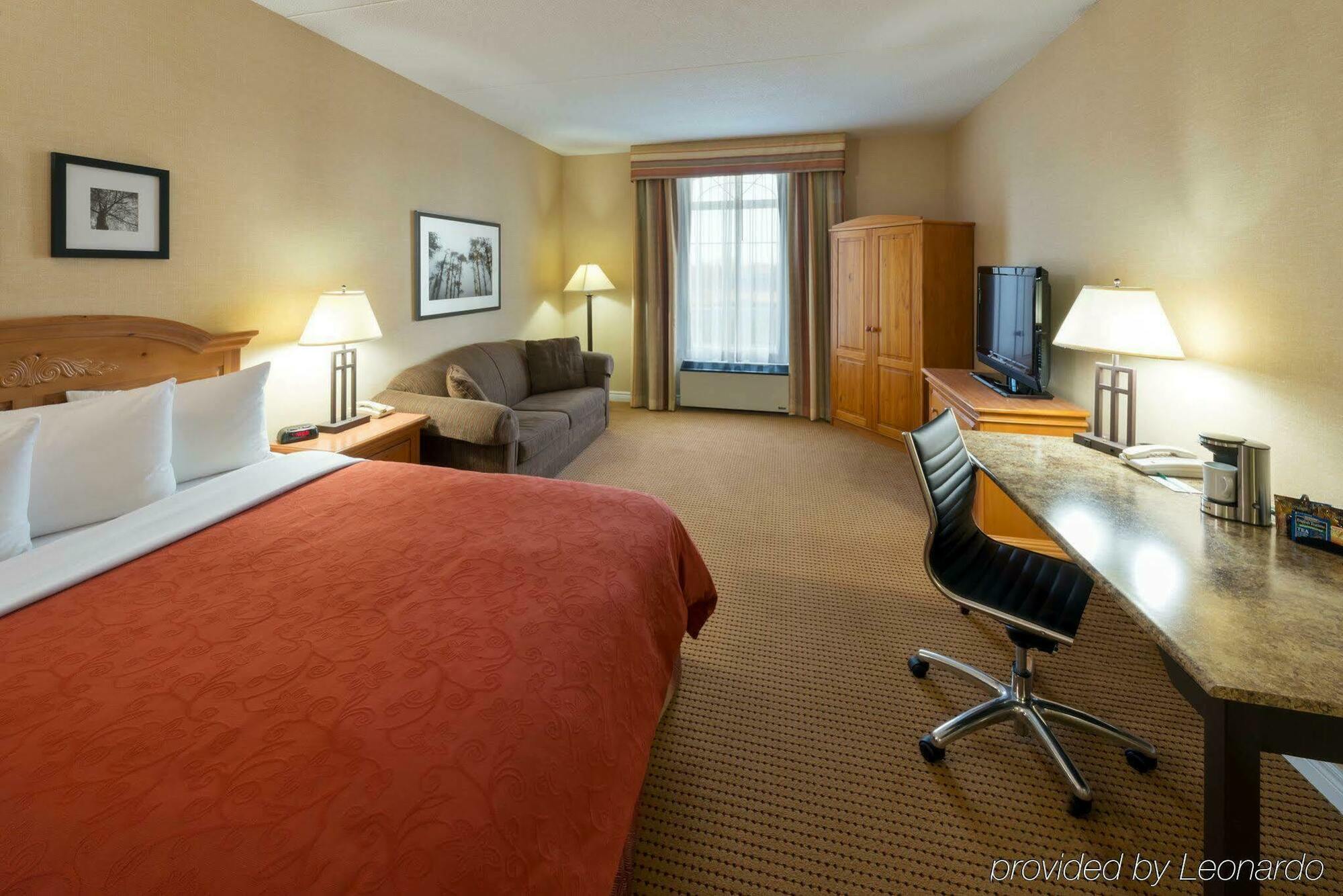 Quality Inn & Suites Oakville Ngoại thất bức ảnh