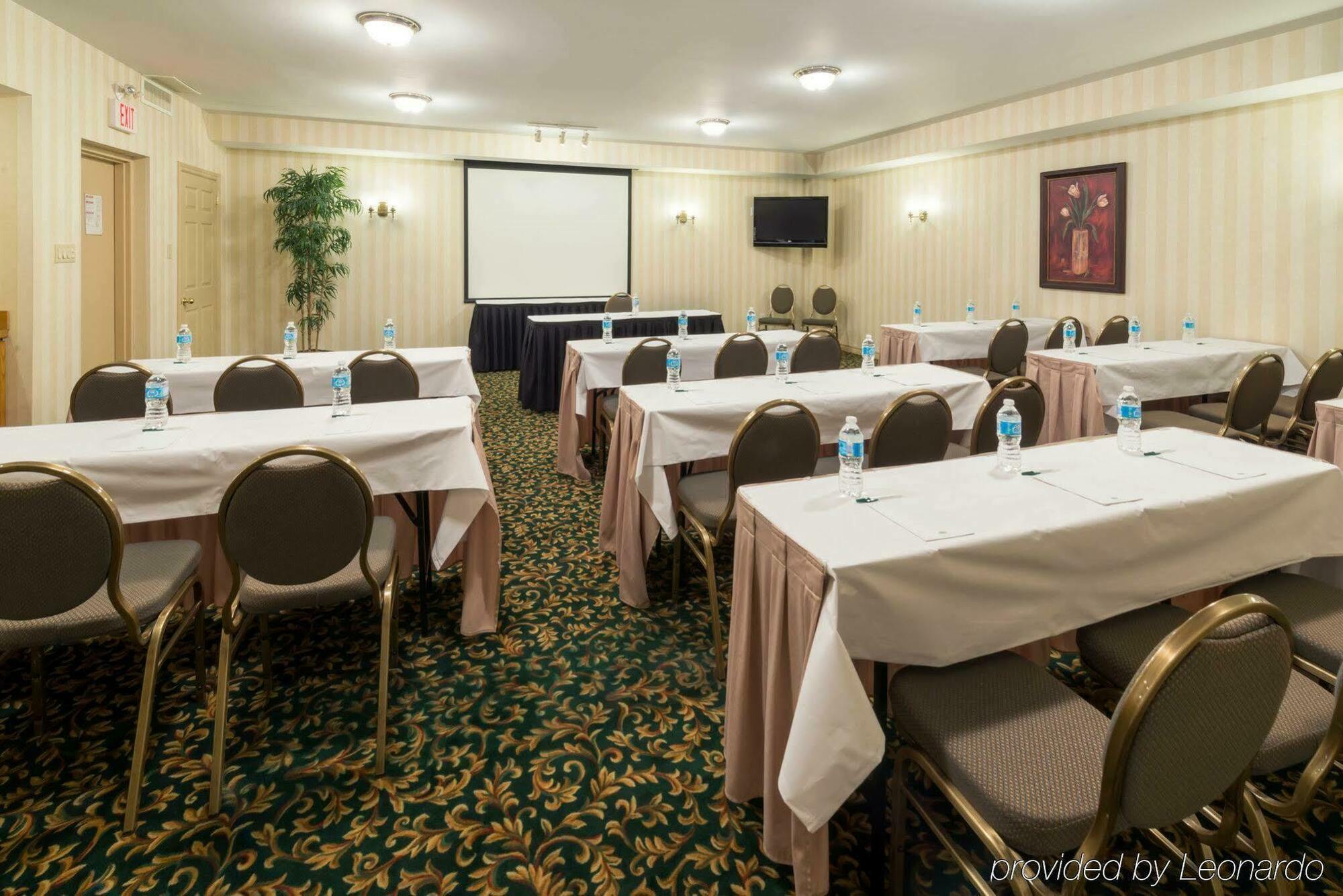 Quality Inn & Suites Oakville Ngoại thất bức ảnh