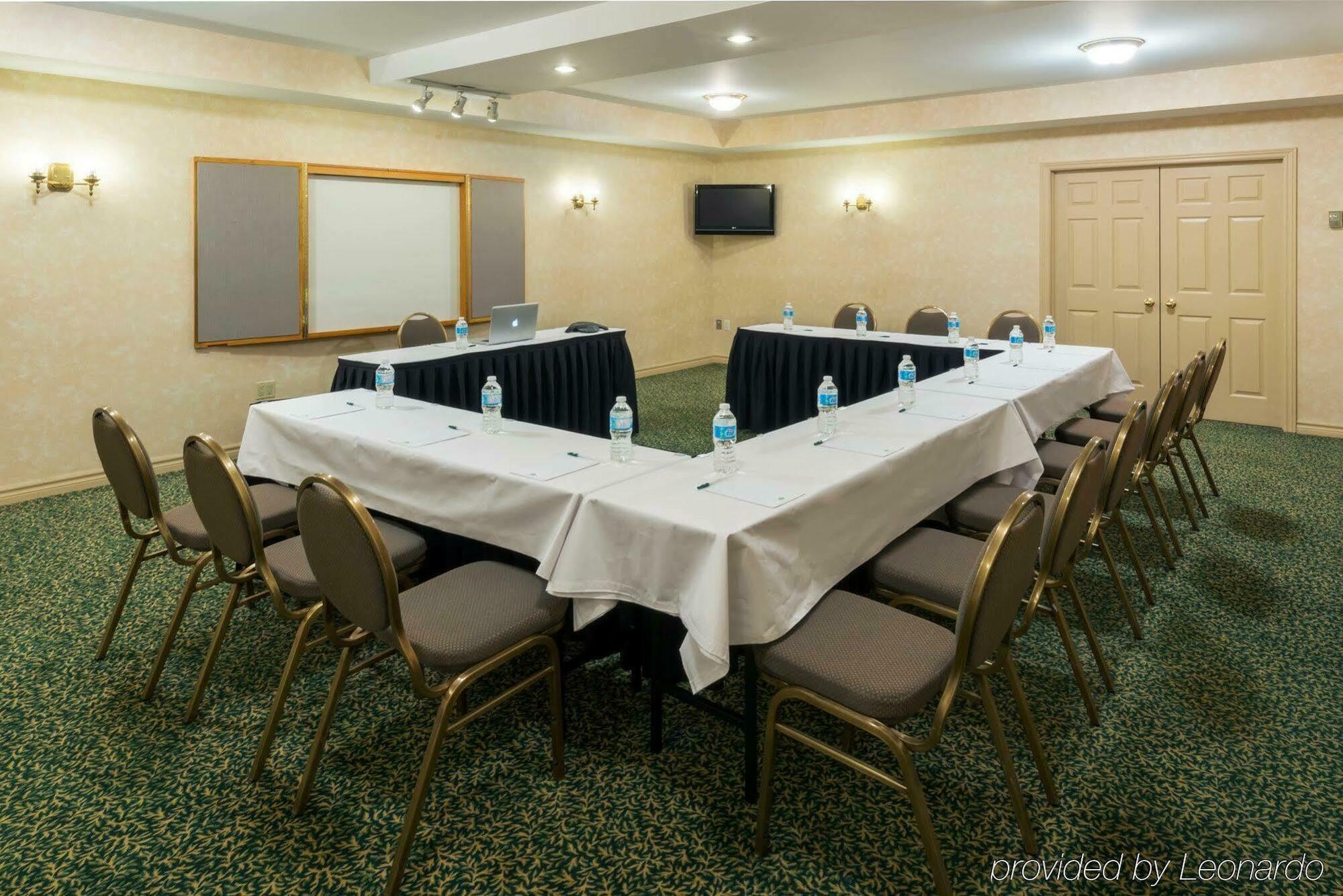 Quality Inn & Suites Oakville Ngoại thất bức ảnh